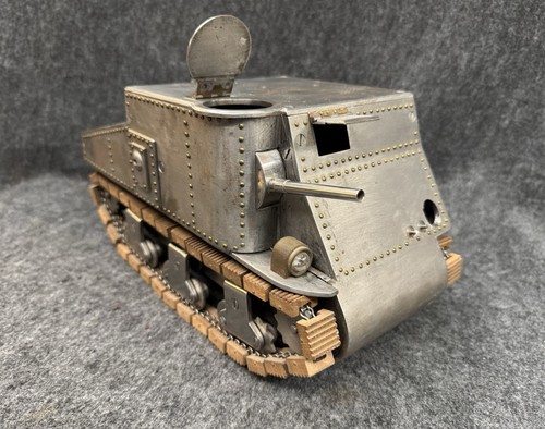 Carro armato militare acciaio