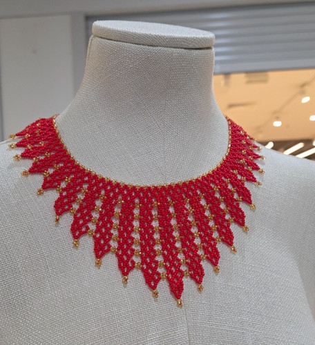 Collana girocollo ucraino