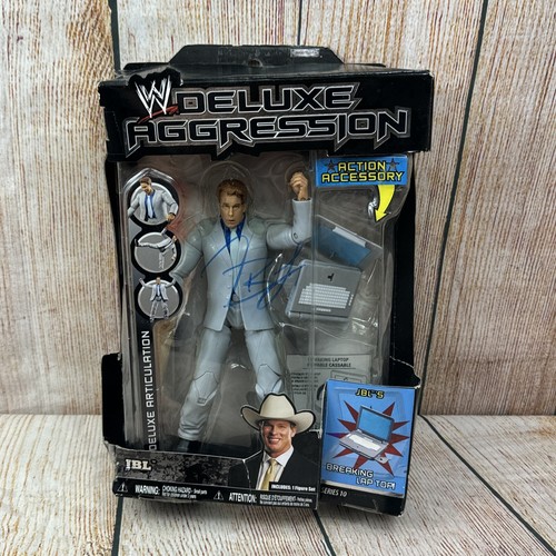 Wwe deluxe aggression - wwe,