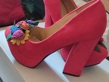 Scarpe rosse con tacco alto -