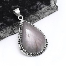 Ciondolo etnico fatto a mano