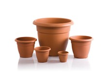 MIX VASI PORTAFIORI IN PLASTICA - DIAMETRI VARI - CON SOTTOVASO IN PLASTICA