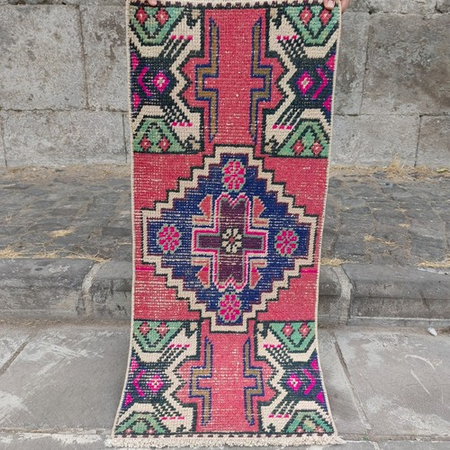 Tappeto piccolo vintage turco