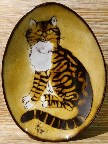 Chelsea pottery cat dish - pottery, /