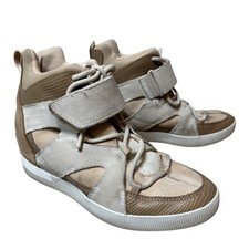 Stivaletti sportivi con zeppa