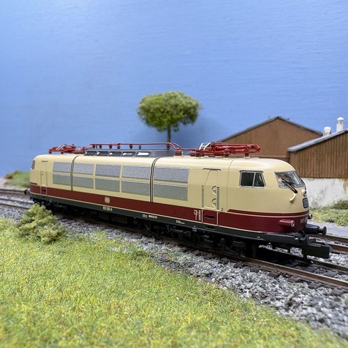 Locomotive électrique 103 - locomotive, br