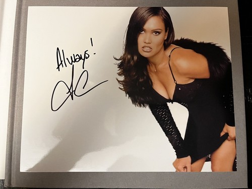 Tia carrere relic - tia,