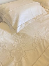 Lenzuolo ricamato in Sfilato