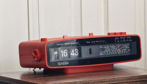 Saba flip clock - saba, space