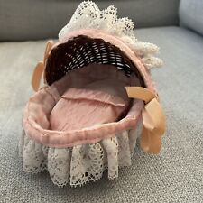 Cestino culla bambola vintage