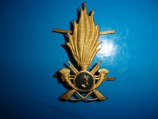 GUARDIA FINANZA Fregio metallo smaltato x berretto anni 70 + pulce 3^ Legione -a