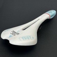 Sella NOS Selle Italia Flite Flow Monolink Carbon - L2 - Bianco/Blu/Rosso