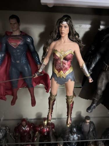 Hot toys wonder woman btman - btman, vs