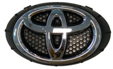 75312-0H020  Stemma distintivo cromato paraurti anteriore Toyota Aygo MK2