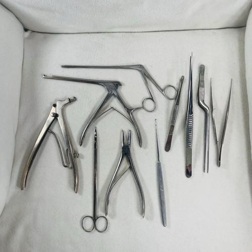 Antico set strumenti - di,