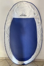 Materassino gonfiabile piscina-mare.