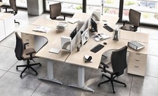 4 Scrivanie angolari sagomate per multi postazione