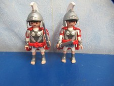 2 personaggi tribuna romana z