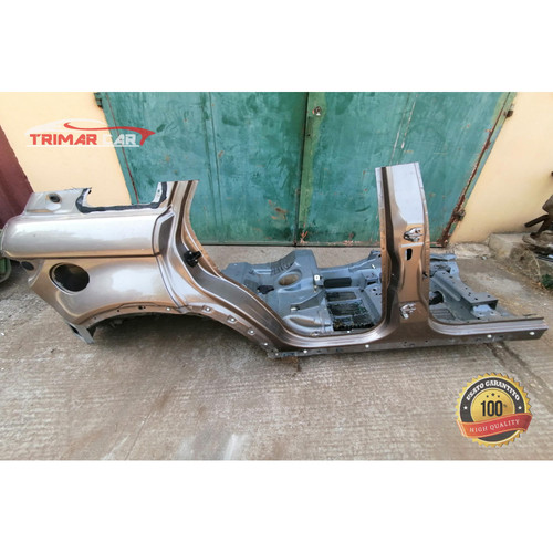 Right side land rover range - side,