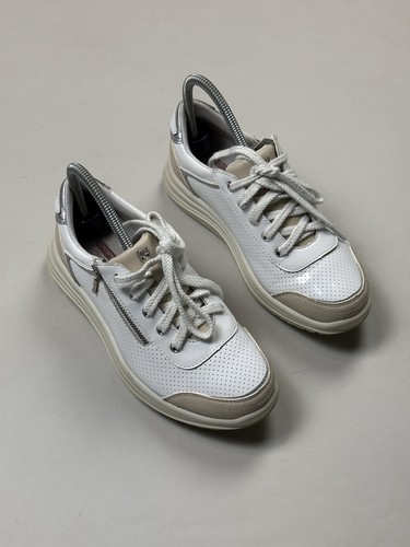 Scarpe sneakers stringate