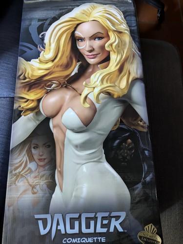 Sideshow collectibles cloak - collectibles,
