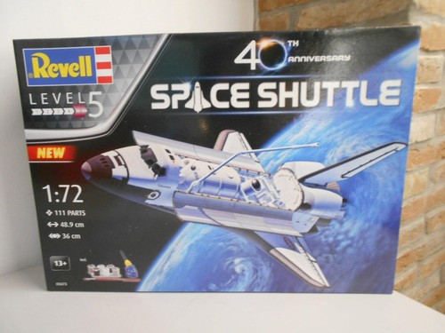 Rev05673 revell space - by,