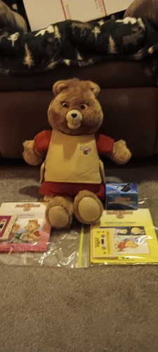 Teddy ruxpin 1984 - teddy,