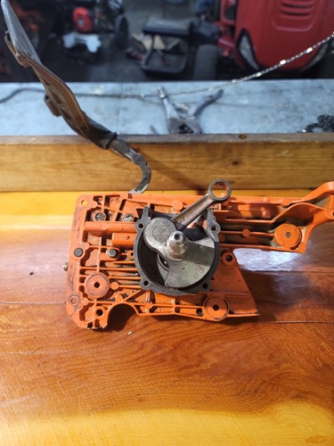 Oem dolmar chainsaw crankcase - chainsaw,