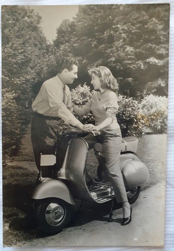 Cartolina vespa scooter - cartolina, anno