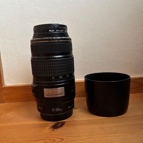 Canon ef75 300mm is usm - f4-5.6,