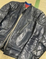 Fantasma in pelle Lewis anni