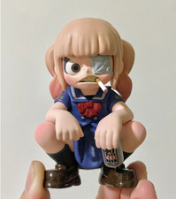 Entering The Studio Delinquent Girl Pink Hair Evil Doll personaggio da collezione