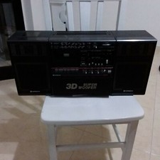 RARO RADIO E MUSICASETTE VINTAGE HITACHI 3D SUPER WOOFER DA VEDERE