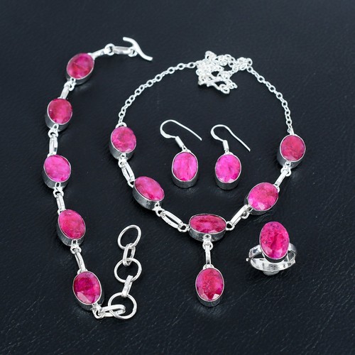 Set gioielli fatti - , a
