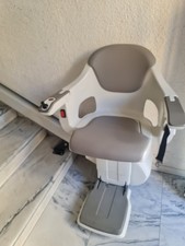 Vendo-Servoscala a poltroncina per disabili -/ Con un montascale