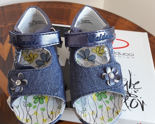 Stock lotto sandali bambina - stock,