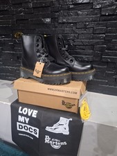 Dr. Martens Molly Platform