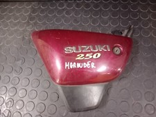 Suzuki Marauder GZ 125/250 Fianco Fianchetto Sottosella 47211-12F-L Sinistro