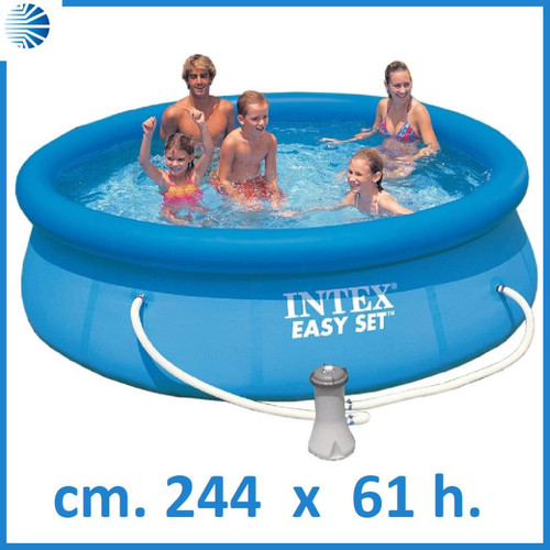 Piscina fuoriterra fuori terra