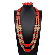 Collana con ciondolo naturale