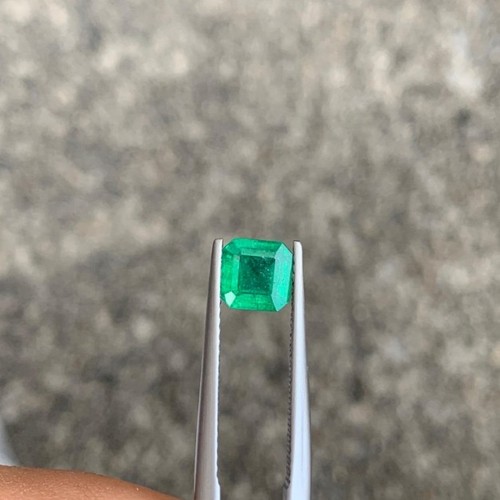 Smeraldo verde certificato igi - smeraldo,