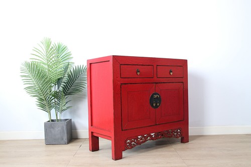 Comò cinese decorato con