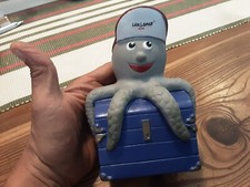 CURIOSO SALVADANAIO BANCA SVEDESE LAN E SPAR IN MATERIALE PLASTICO MOLTO SOLIDO