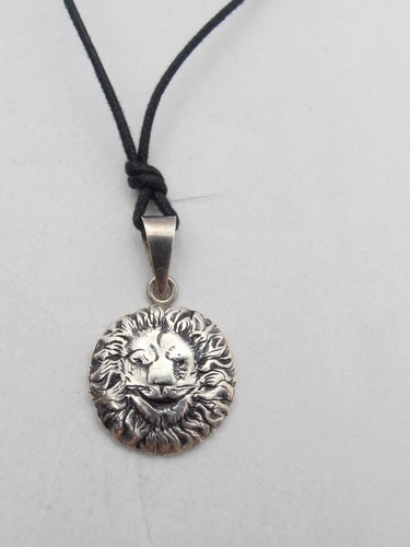 Leone ciondolo in argento - leone,