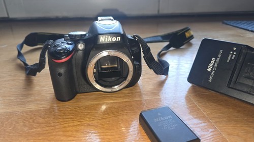 Nikon d5100 dslr - nikon, used