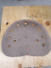 SEDILE ANTICO PER TRATTORE IN FERRO DA RESTAURARE 