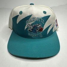 Cappello snapback sportivo vintage anni 90 Charlotte Hornets logo denti di squalo 