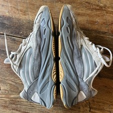 ADIDAS YEEZY BOOST 700 V2