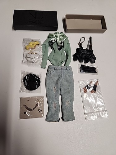 Giselle aka gigi - aka,