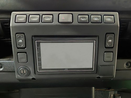 Land rover defender - land,